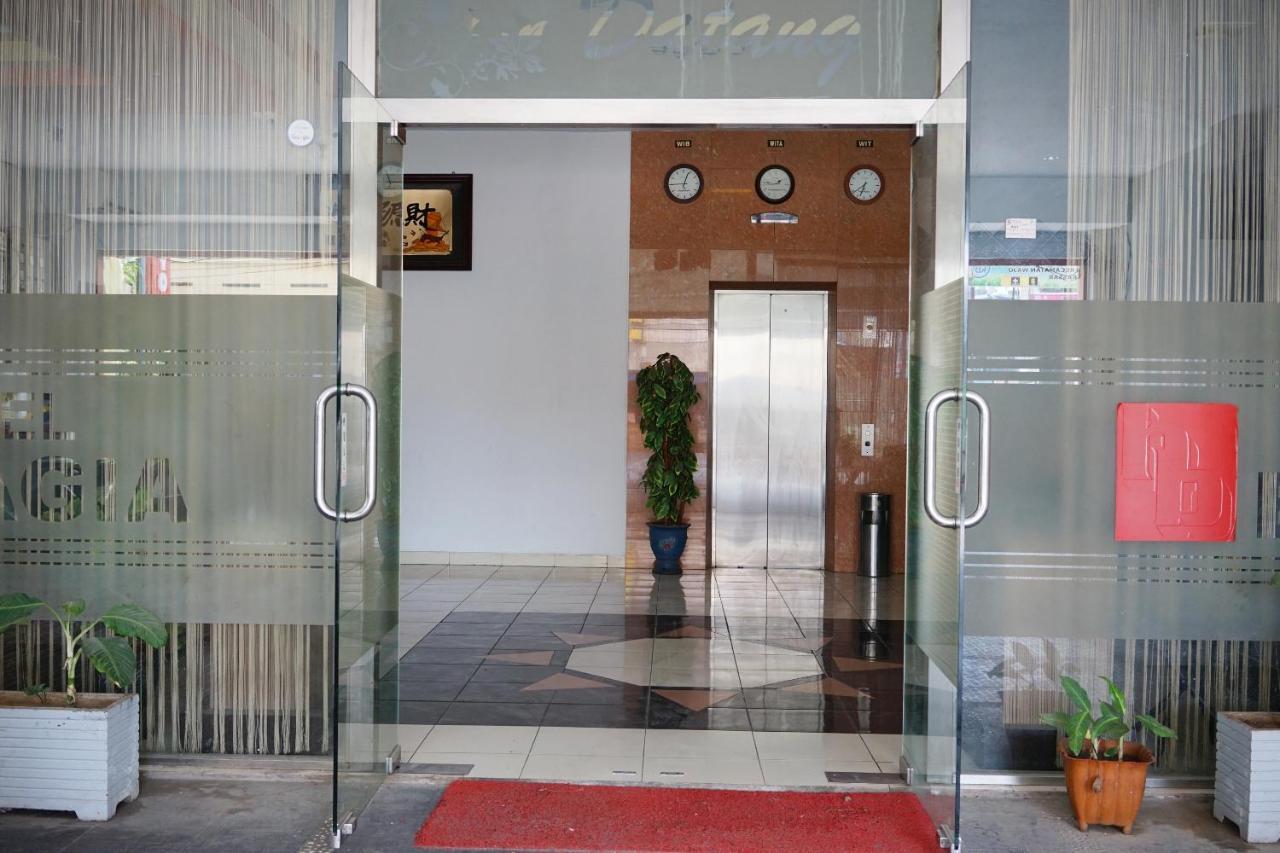 Oyo 2291 Hotel Bahagia Makassar Exterior photo