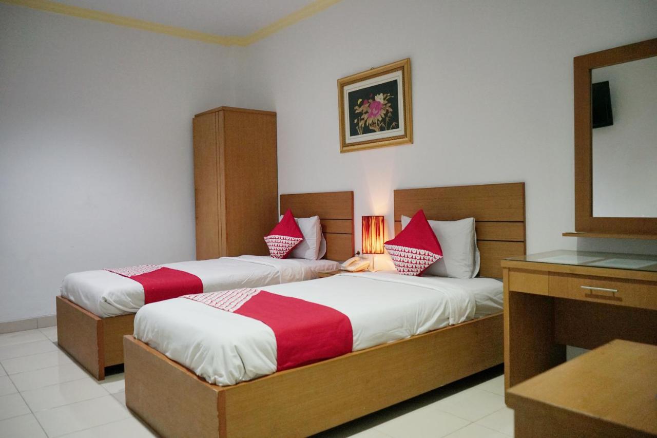 Oyo 2291 Hotel Bahagia Makassar Exterior photo