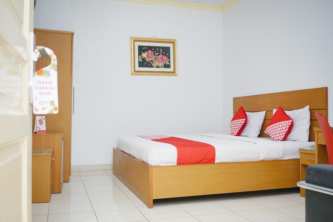 Oyo 2291 Hotel Bahagia Makassar Exterior photo