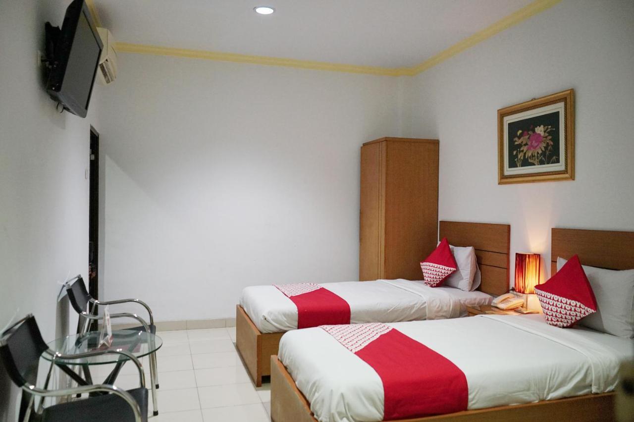 Oyo 2291 Hotel Bahagia Makassar Exterior photo